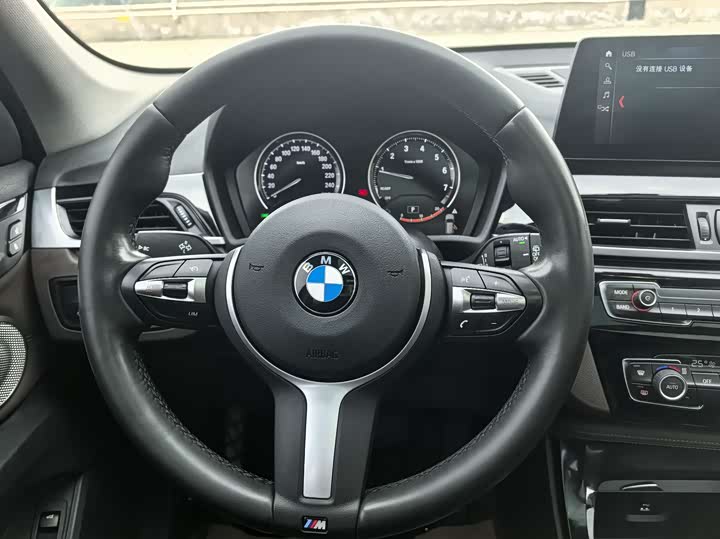 Фото 7 - BMW X1
