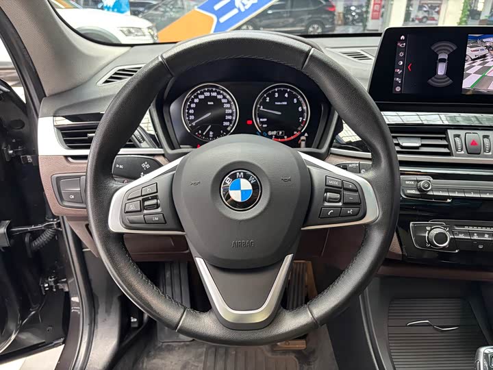 Фото 8 - BMW X1