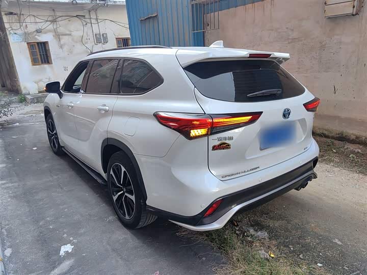 Фото 5 - Toyota Crown Kluger