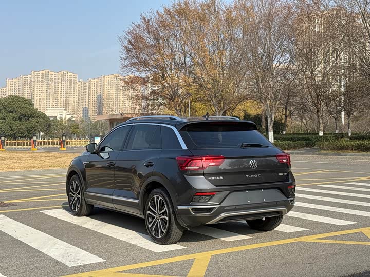 Фото 2 - Volkswagen T-Roc