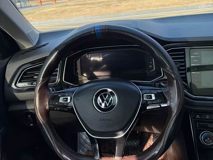 Фото 9 - Volkswagen T-Roc