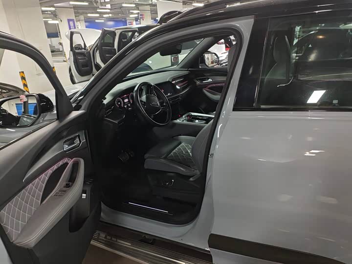 Фото 5 - Audi Q6