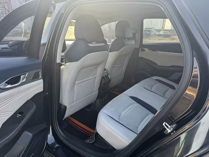 Фото 5 - Geely Preface