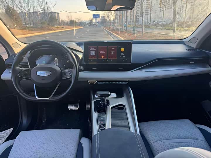 Фото 6 - Geely Preface