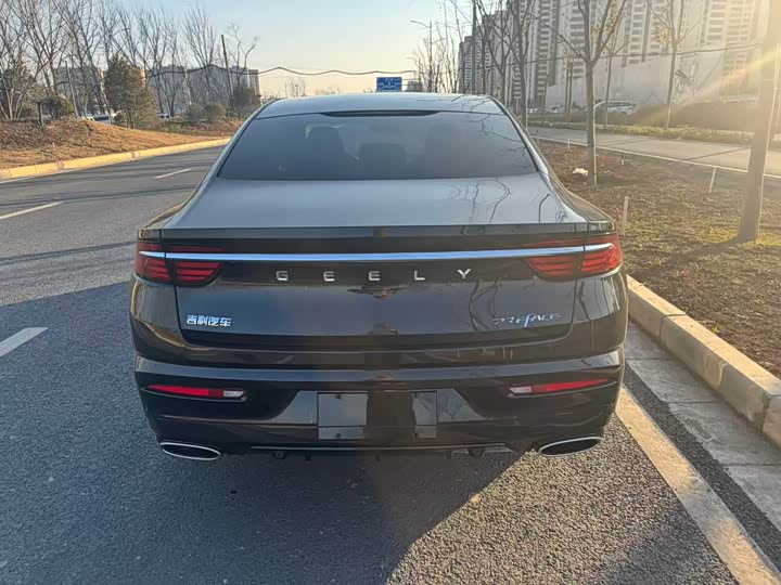 Фото 8 - Geely Preface