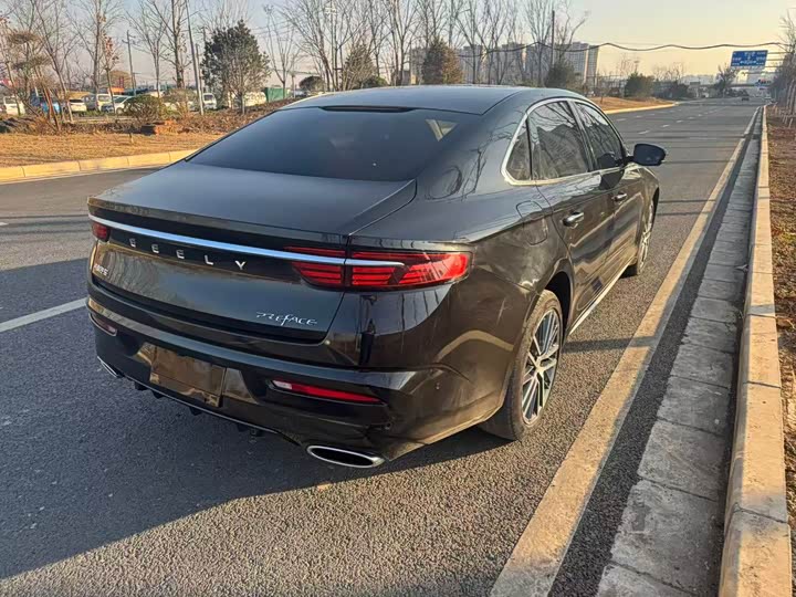 Фото 9 - Geely Preface