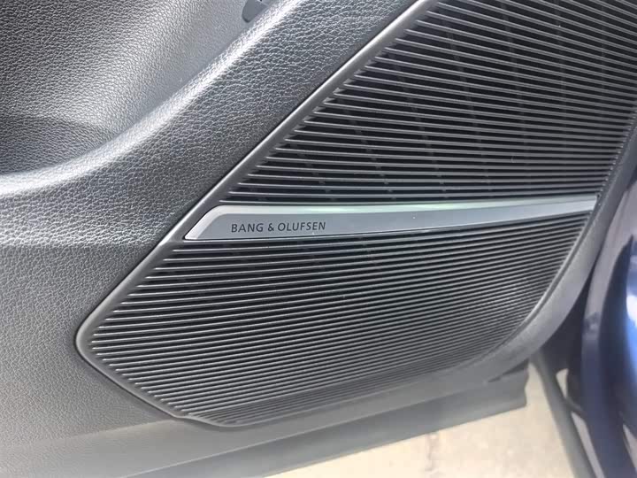 Фото 8 - Audi Q7