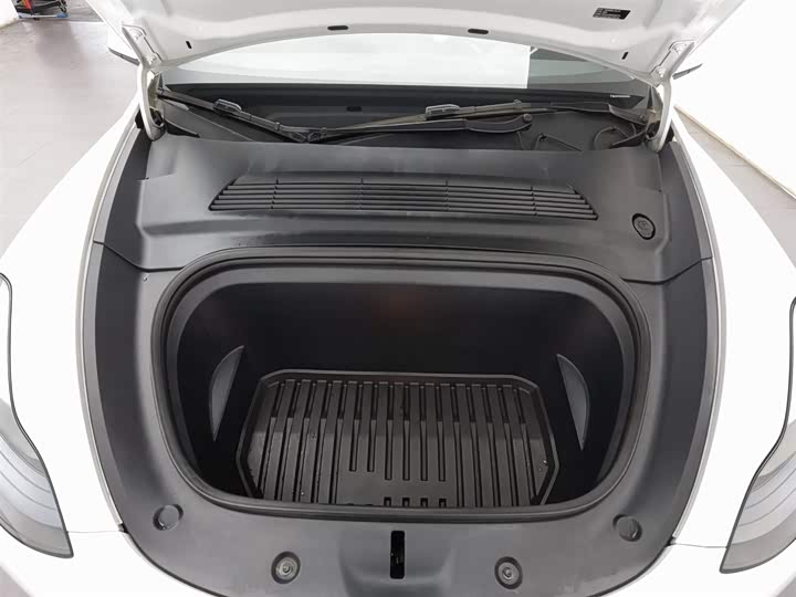 Фото 6 - Tesla Model Y