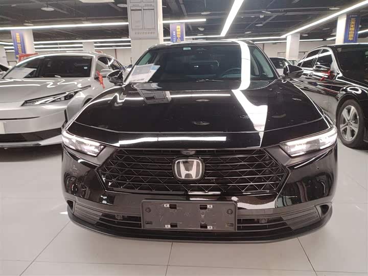 Фото 3 - Honda Accord