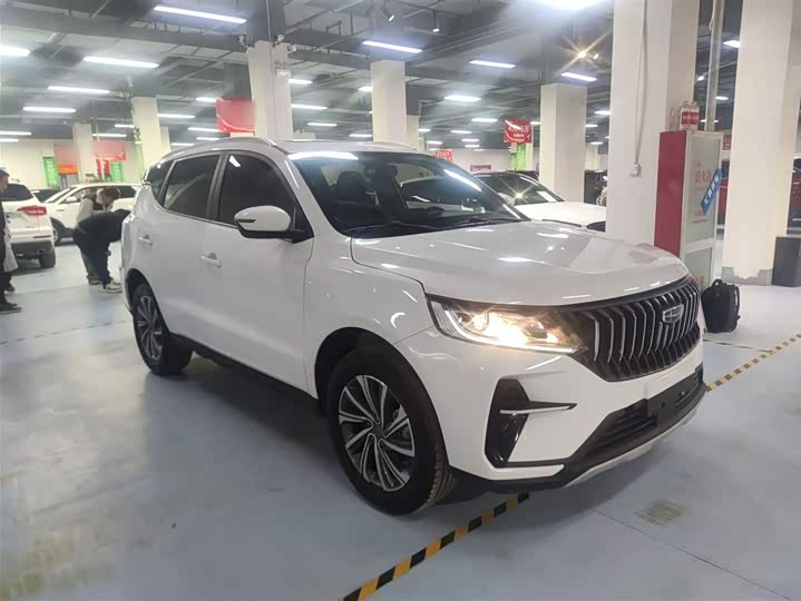 Фото 4 - Geely Vision X6