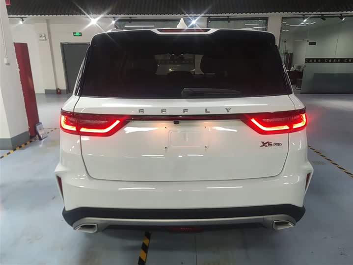 Фото 6 - Geely Vision X6