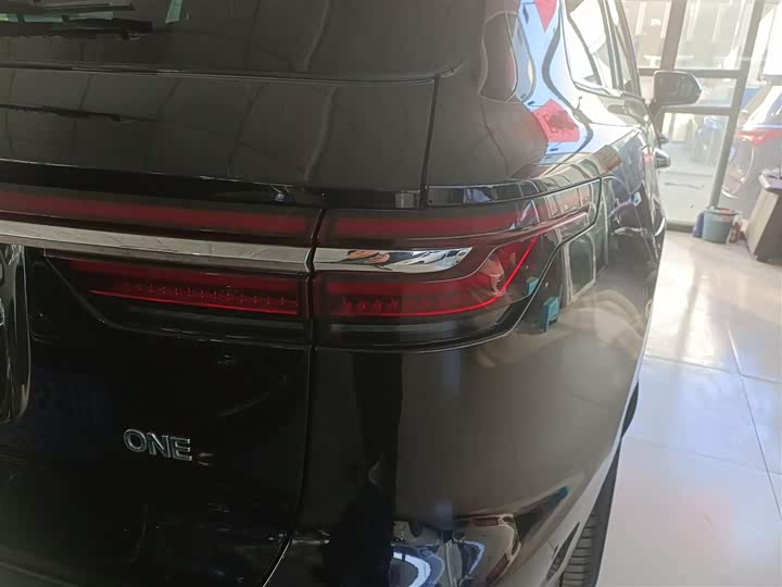 Фото 8 - LiXiang One