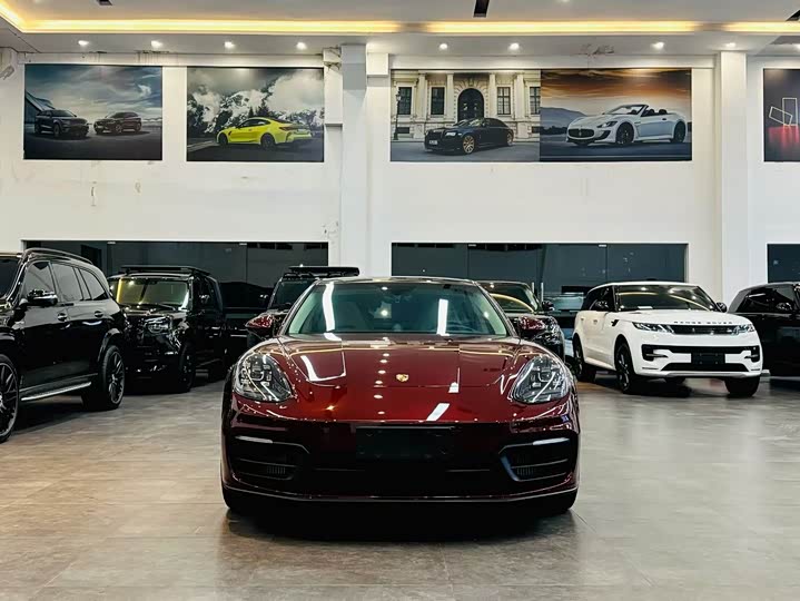 Фото 2 - Porsche Panamera