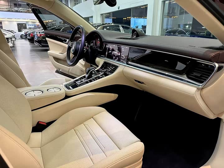 Фото 8 - Porsche Panamera