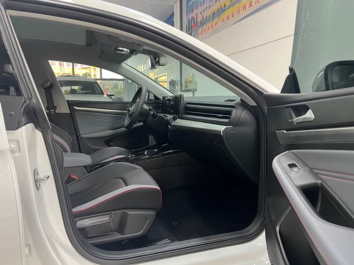 Фото 4 - Volkswagen Lamando L