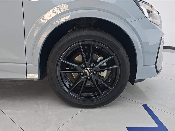 Фото 6 - Audi Q2L