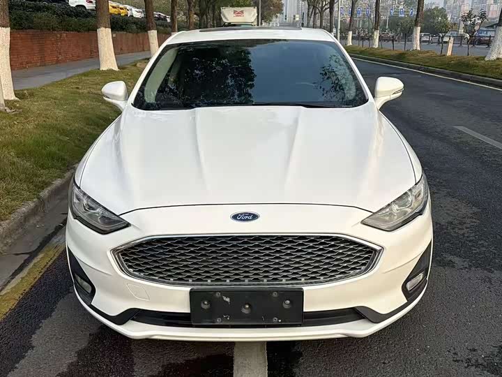 Фото 2 - Ford Mondeo