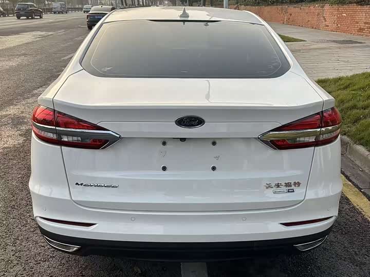 Фото 4 - Ford Mondeo