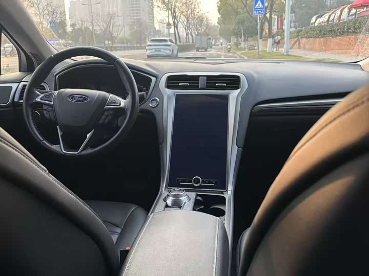 Фото 7 - Ford Mondeo