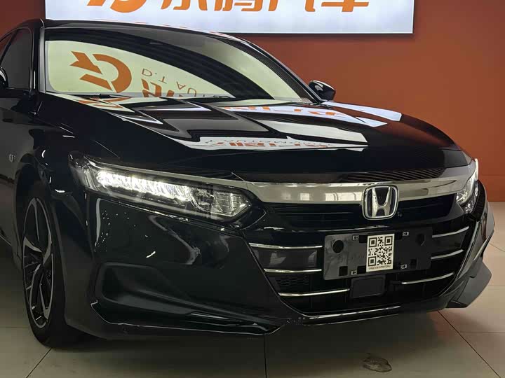 Фото 4 - Honda Accord