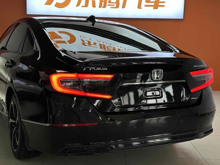 Фото 9 - Honda Accord