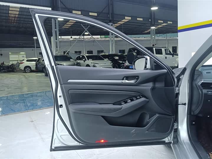 Фото 7 - Nissan Teana