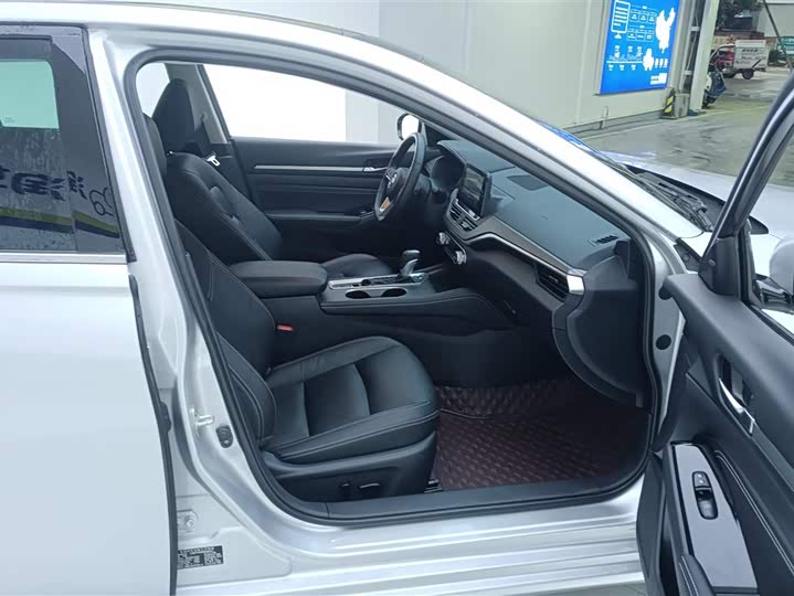 Фото 8 - Nissan Teana