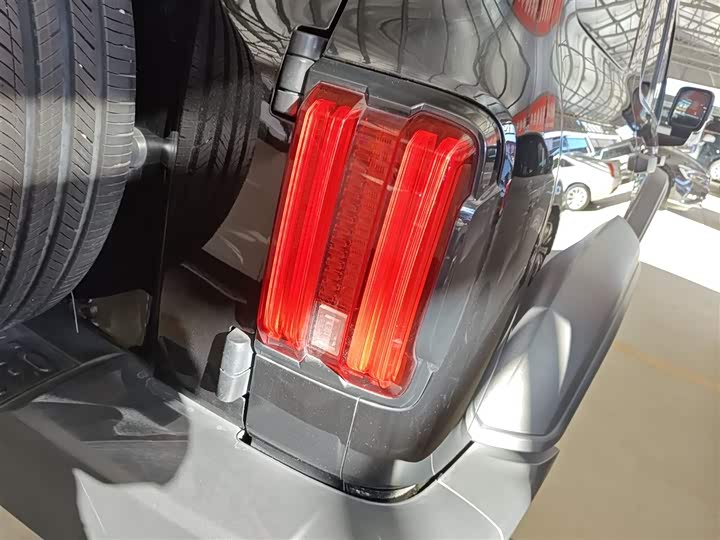 Фото 8 - Tank 300