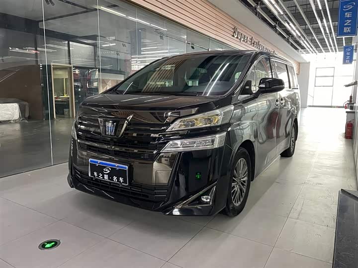 Фото 1 - Toyota Vellfire