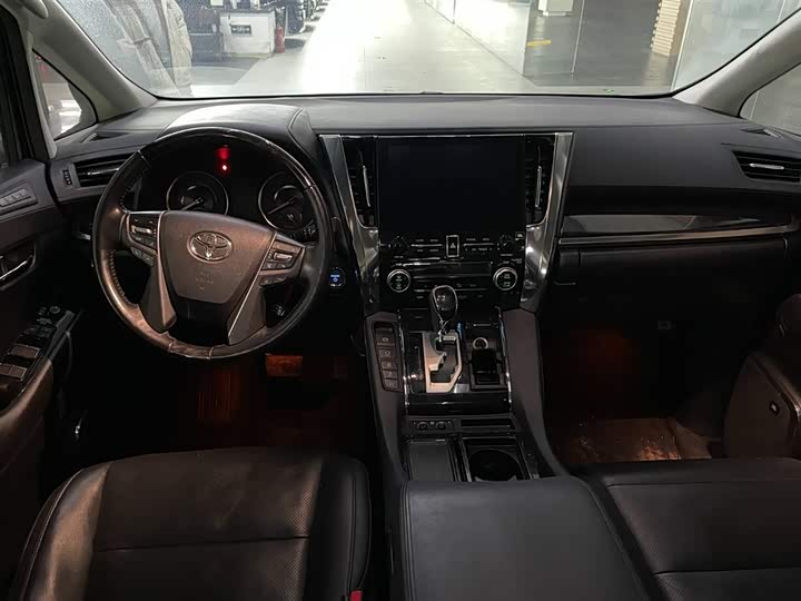 Фото 7 - Toyota Vellfire