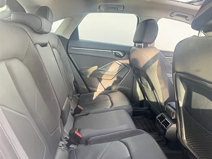 Фото 8 - Audi Q3 Sportback