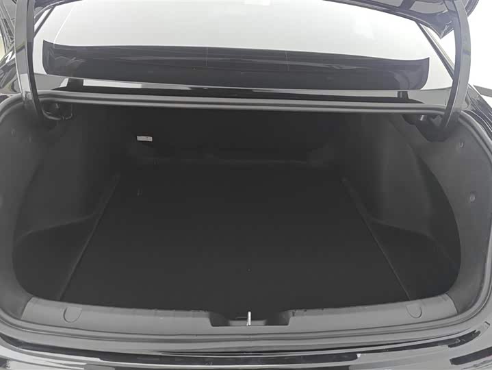 Фото 4 - Geely Preface