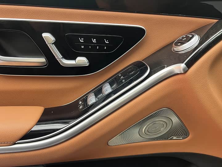 Фото 9 - Mercedes-Benz S-Class