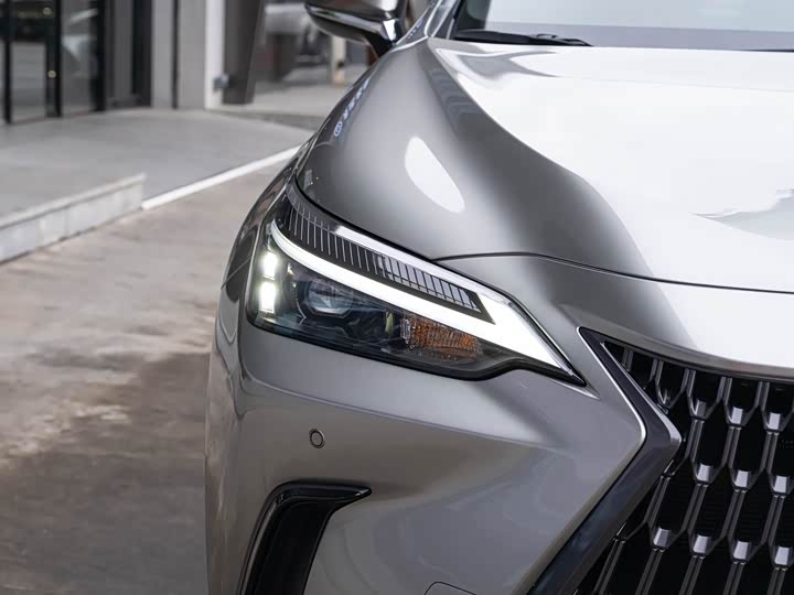 Фото 6 - Lexus NX