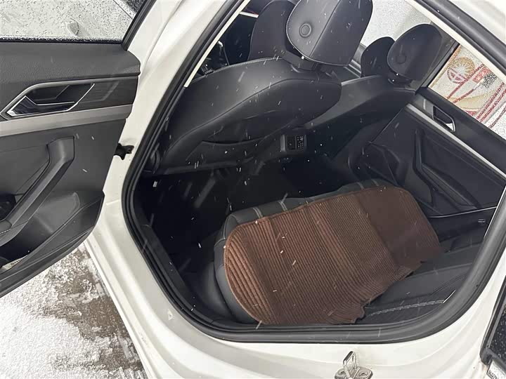 Фото 6 - Volkswagen Lavida