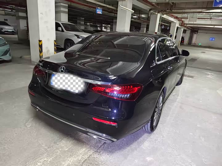 Фото 5 - Mercedes-Benz E-Class