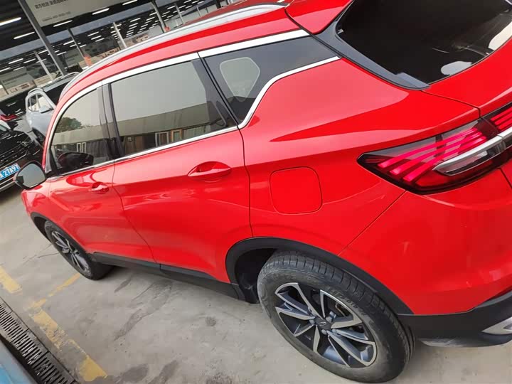 Фото 5 - Geely Coolray