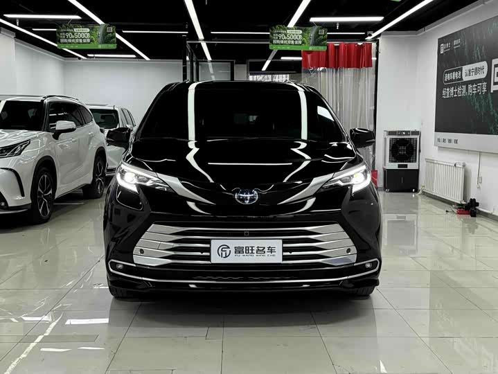 Фото 2 - Toyota Sienna