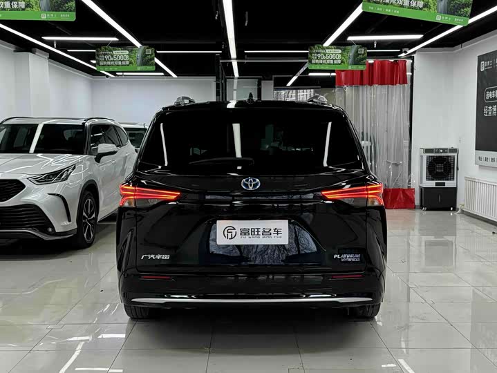 Фото 6 - Toyota Sienna