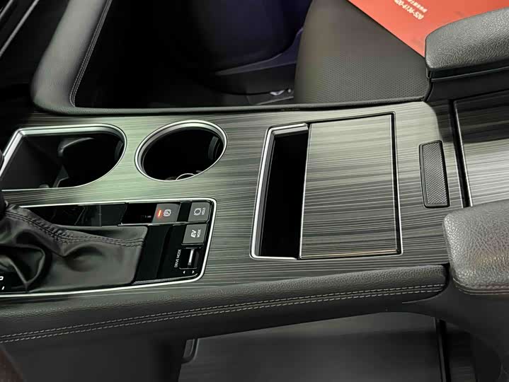 Фото 8 - Toyota Sienna