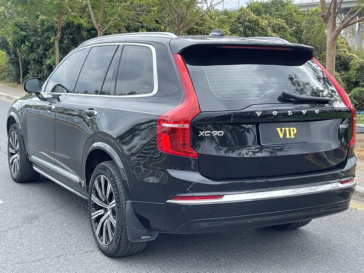 Фото 4 - Volvo XC90