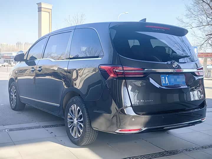 Фото 6 - Buick GL8 ES