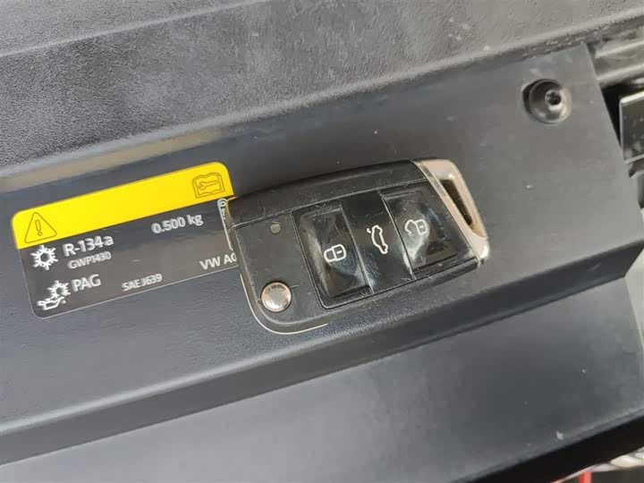 Фото 9 - Volkswagen Tiguan L Pro