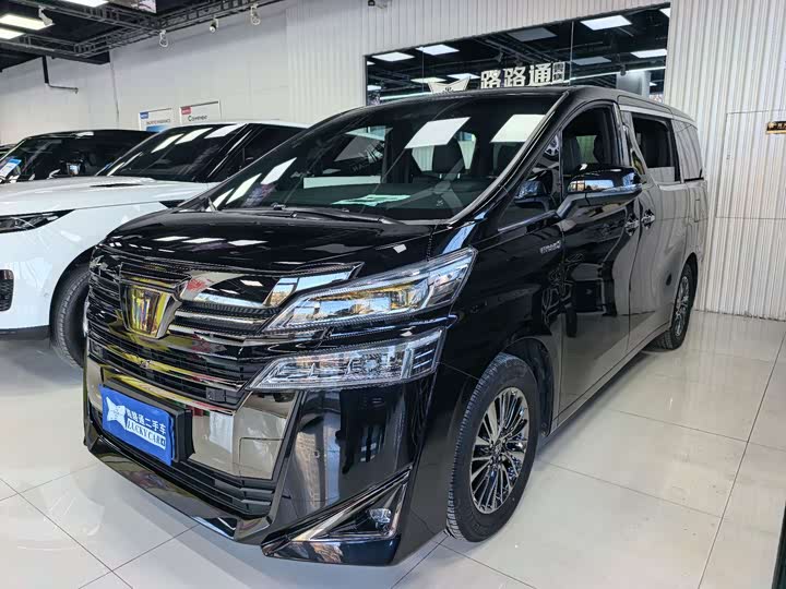 Фото 1 - Toyota Vellfire