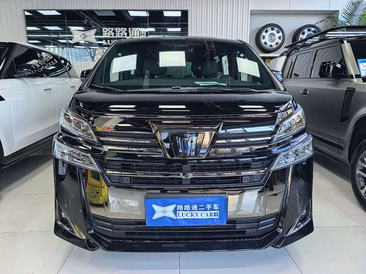 Фото 2 - Toyota Vellfire