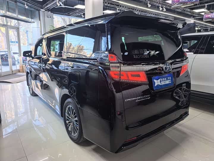 Фото 4 - Toyota Vellfire