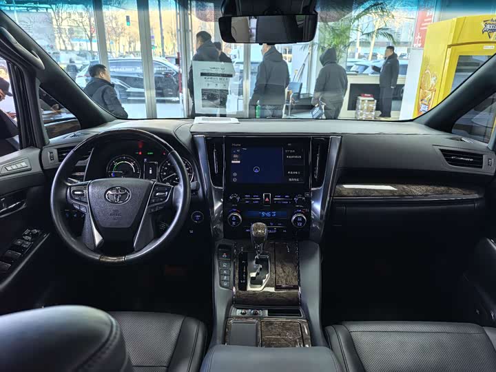 Фото 7 - Toyota Vellfire