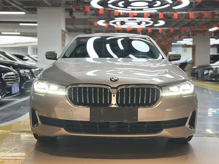 Фото 2 - BMW 5 Series