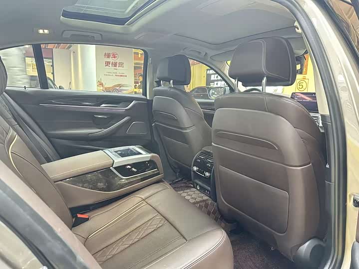 Фото 8 - BMW 5 Series