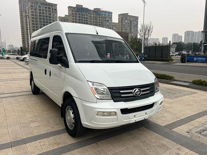 Фото 3 - Maxus V80